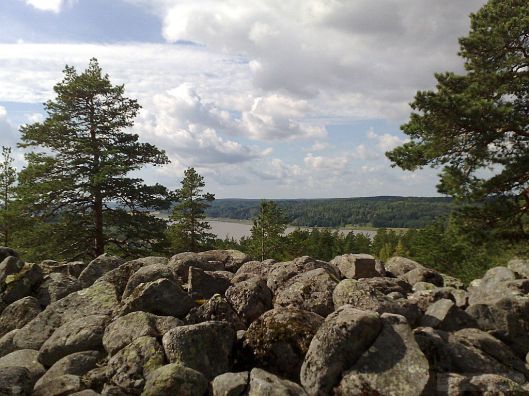 Bronze Age burial site nearby